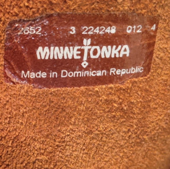 Minnetonka kids 3 layer Fringe Boot - Picture 10 of 15